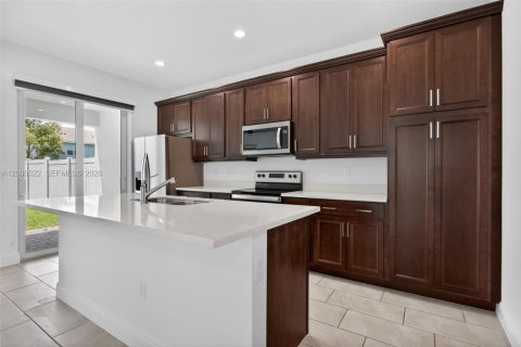 Купить таунхаус в Дирфилд-Бич, Флорида 3 спальни, 171.87м2, № 2067409 - фото 6