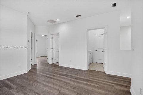 Купить таунхаус в Дирфилд-Бич, Флорида 3 спальни, 171.87м2, № 2067409 - фото 29