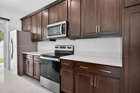 Купить таунхаус в Дирфилд-Бич, Флорида 3 спальни, 171.87м2, № 2067409 - фото 5