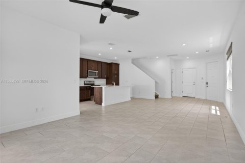 Купить таунхаус в Дирфилд-Бич, Флорида 3 спальни, 171.87м2, № 2067409 - фото 9