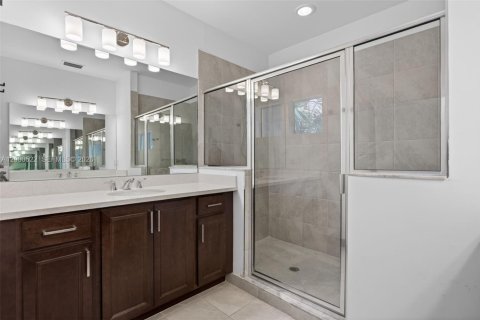 Купить таунхаус в Дирфилд-Бич, Флорида 3 спальни, 171.87м2, № 2067409 - фото 24