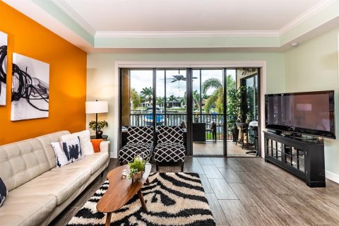 Condo in Punta Gorda, Florida, 2 bedrooms  № 242159 - photo 15