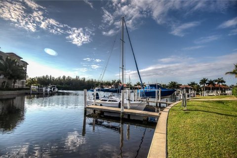 Copropriété à louer à Punta Gorda, Floride: 2 chambres, 137.22 m2 № 242159 - photo 3