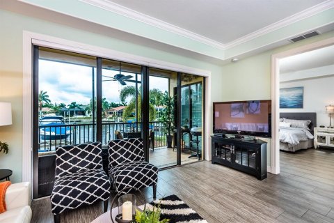 Condominio en alquiler en Punta Gorda, Florida, 2 dormitorios, 137.22 m2 № 242159 - foto 17