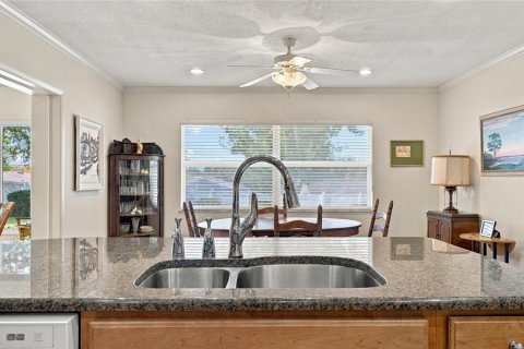 House in Winter Haven, Florida 3 bedrooms, 211.17 sq.m. № 2425261 - photo 20