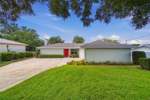Casa en Winter Haven, Florida 3 dormitorios, 211.17 m2 № 2425261