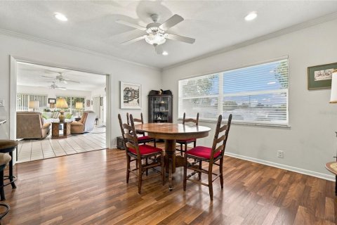 House in Winter Haven, Florida 3 bedrooms, 211.17 sq.m. № 2425261 - photo 21