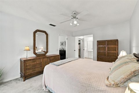 House in Winter Haven, Florida 3 bedrooms, 211.17 sq.m. № 2425261 - photo 25