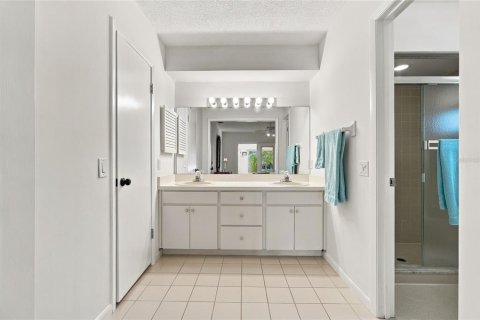 House in Winter Haven, Florida 3 bedrooms, 211.17 sq.m. № 2425261 - photo 27