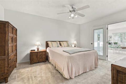 House in Winter Haven, Florida 3 bedrooms, 211.17 sq.m. № 2425261 - photo 23