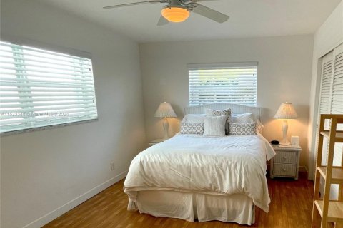 Villa ou maison à louer à Hollywood, Floride: 2 chambres, 119.84 m2 № 1930675 - photo 6