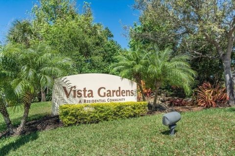 Condo in Vero Beach, Florida, 2 bedrooms  № 1097661 - photo 1