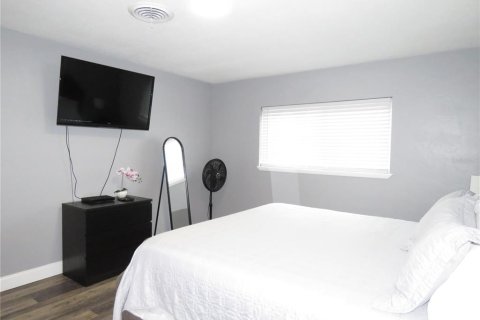 Снять в аренду виллу или дом в Сент-Питерсберг, Флорида 3 спальни, 139.91м2, № 1875799 - фото 17