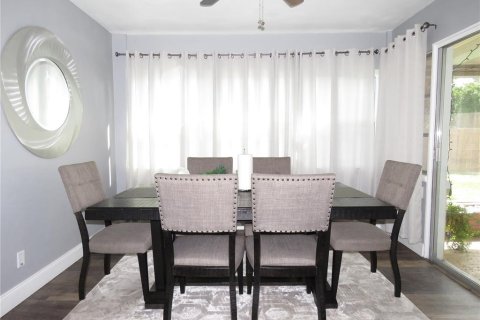 Снять в аренду виллу или дом в Сент-Питерсберг, Флорида 3 спальни, 139.91м2, № 1875799 - фото 7