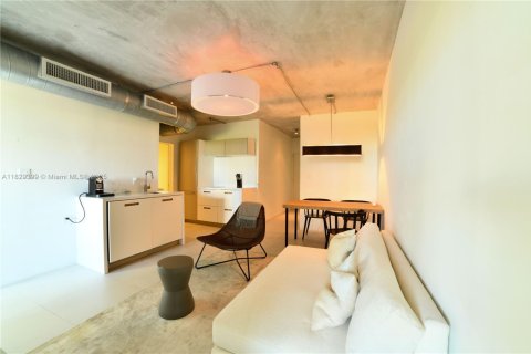 Condo in Miami Beach, Florida, 1 bedroom  № 1804260 - photo 2