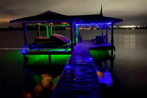 Снять в аренду виллу или дом в Лейк-Плэсид, Флорида 4 спальни, № 1701350 - фото 5