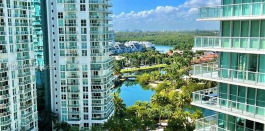 Кондоминиум с 3 спальнями в Санни-Айлс-Бич, Флорида № 2034658