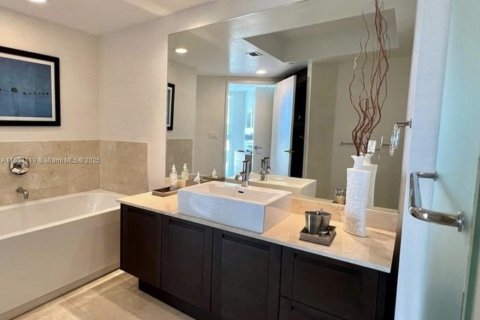 Снять в аренду кондоминиум в Санни-Айлс-Бич, Флорида 3 спальни, 134.43м2, № 2034658 - фото 4