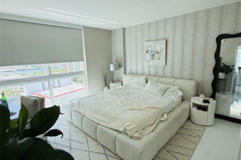 Снять в аренду кондоминиум в Санни-Айлс-Бич, Флорида 3 спальни, 134.43м2, № 2034658 - фото 3