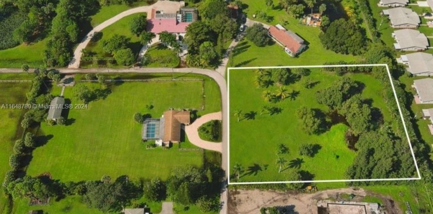 Land in West Palm Beach, Florida № 1753565
