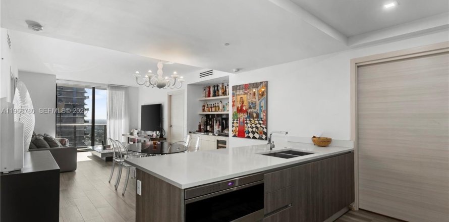 Condo in Miami, Florida, 2 bedrooms  № 2186048