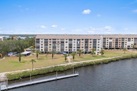 Copropriété à louer à Port Richey, Floride: 2 chambres, 95.22 m2 № 2092281 - photo 4