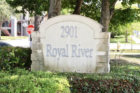 Copropriété à vendre à Coral Springs, Floride: 3 chambres, 111.48 m2 № 1856927 - photo 1