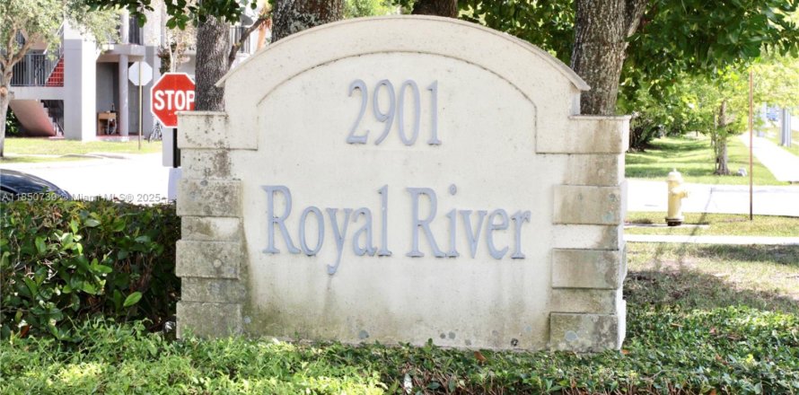 Condo à Coral Springs, Floride, 3 chambres  № 1856927