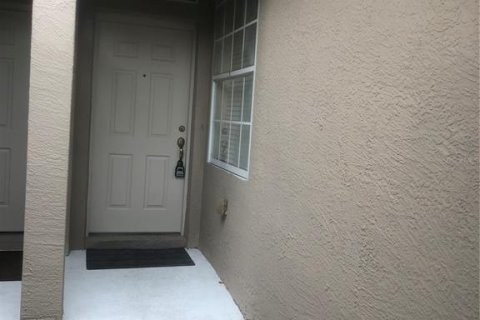 Adosado en alquiler en Tampa, Florida, 2 dormitorios, 115.2 m2 № 1905466 - foto 1