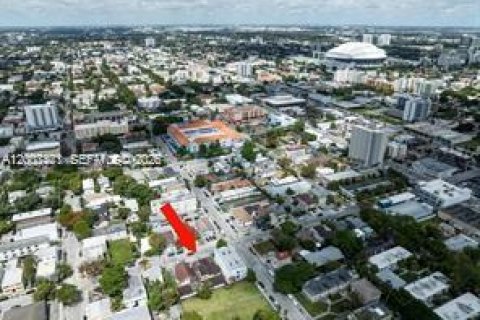 Commercial property in Miami, Florida 180.04 sq.m. № 2078195 - photo 11