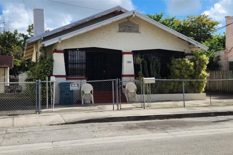 Commercial property in Miami, Florida 180.04 sq.m. № 2078195