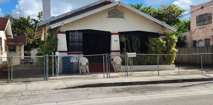 Commercial property in Miami, Florida 180.04 sq.m. № 2078195