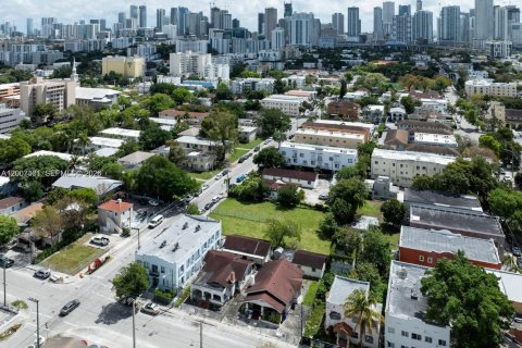 Commercial property in Miami, Florida 180.04 sq.m. № 2078195 - photo 10