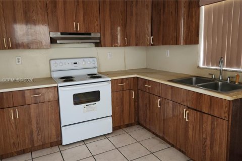 Commercial property in Miami, Florida 180.04 sq.m. № 2078195 - photo 6
