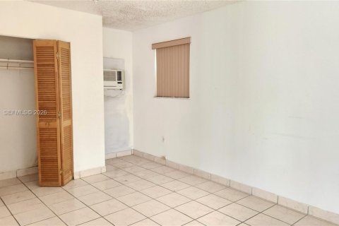 Commercial property in Miami, Florida 180.04 sq.m. № 2078195 - photo 4