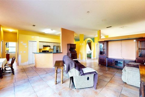 House in Davenport, Florida 3 bedrooms, 194.17 sq.m. № 1619367 - photo 17