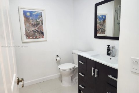 Townhouse in Doral, Florida 4 bedrooms, 176.33 sq.m. № 1954579 - photo 22