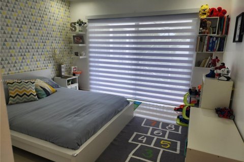 Townhouse in Doral, Florida 4 bedrooms, 176.33 sq.m. № 1954579 - photo 19