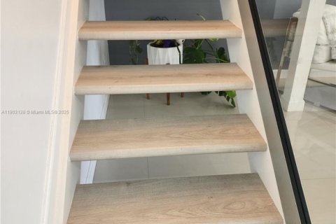 Townhouse in Doral, Florida 4 bedrooms, 176.33 sq.m. № 1954579 - photo 11