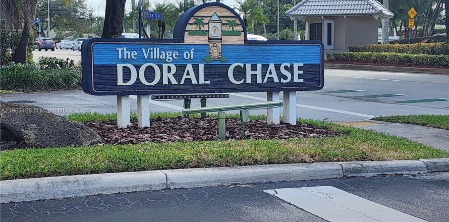 Townhouse in Doral, Florida 4 bedrooms, 176.33 sq.m. № 1954579