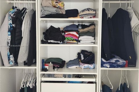 Townhouse in Doral, Florida 4 bedrooms, 176.33 sq.m. № 1954579 - photo 25