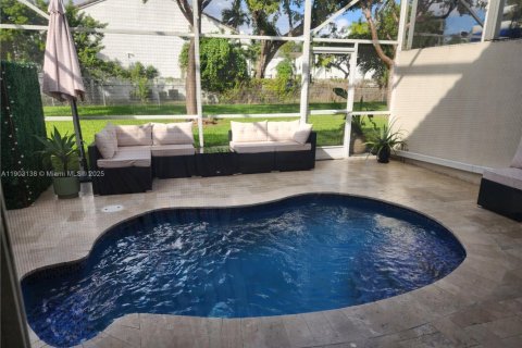 Townhouse in Doral, Florida 4 bedrooms, 176.33 sq.m. № 1954579 - photo 30