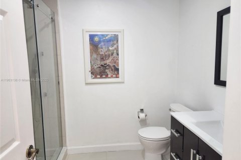 Townhouse in Doral, Florida 4 bedrooms, 176.33 sq.m. № 1954579 - photo 23