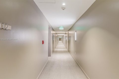 Condo in Miami, Florida, 3 bedrooms № 2018370 - photo 6