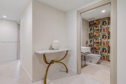 Condo in Miami, Florida, 3 bedrooms № 2018370 - photo 9