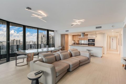 Condo in Miami, Florida, 3 bedrooms № 2018370 - photo 22