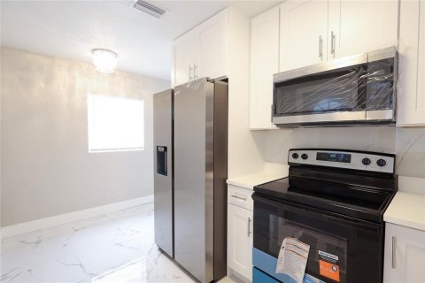 Villa ou maison à vendre à Lakeland, Floride: 4 chambres, 124.02 m2 № 2398840 - photo 9