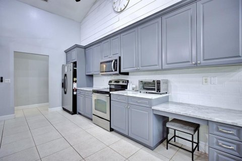 House in Lake Placid, Florida 3 bedrooms, 219.34 sq.m. № 2227175 - photo 15