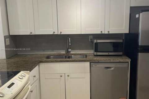 Copropriété à louer à Deerfield Beach, Floride: 1 chambre, 64.57 m2 № 1966213 - photo 1