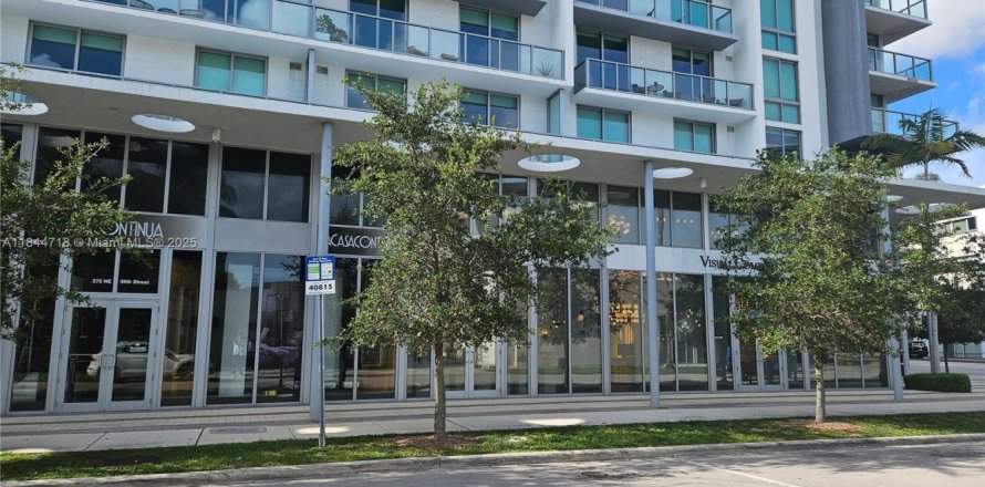 Condominio en Miami, Florida, 2 dormitorios  № 1842613